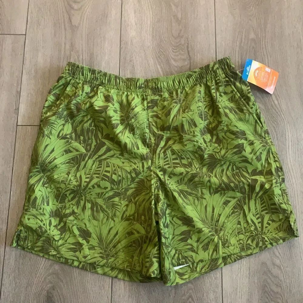 Columbia woman’s green shorts size L regular fit
